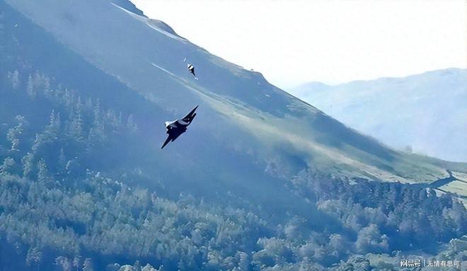 中国空军从俄乌冲突吸取经验：歼20决不能再打火箭弹了