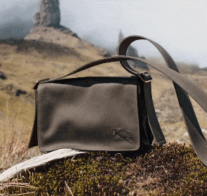 机场偶遇汤唯，背Burberry云淡风轻！为什么女精英都爱松弛感大包？_机场偶遇汤唯，背Burberry云淡风轻！为什么女精英都爱松弛感大包？_