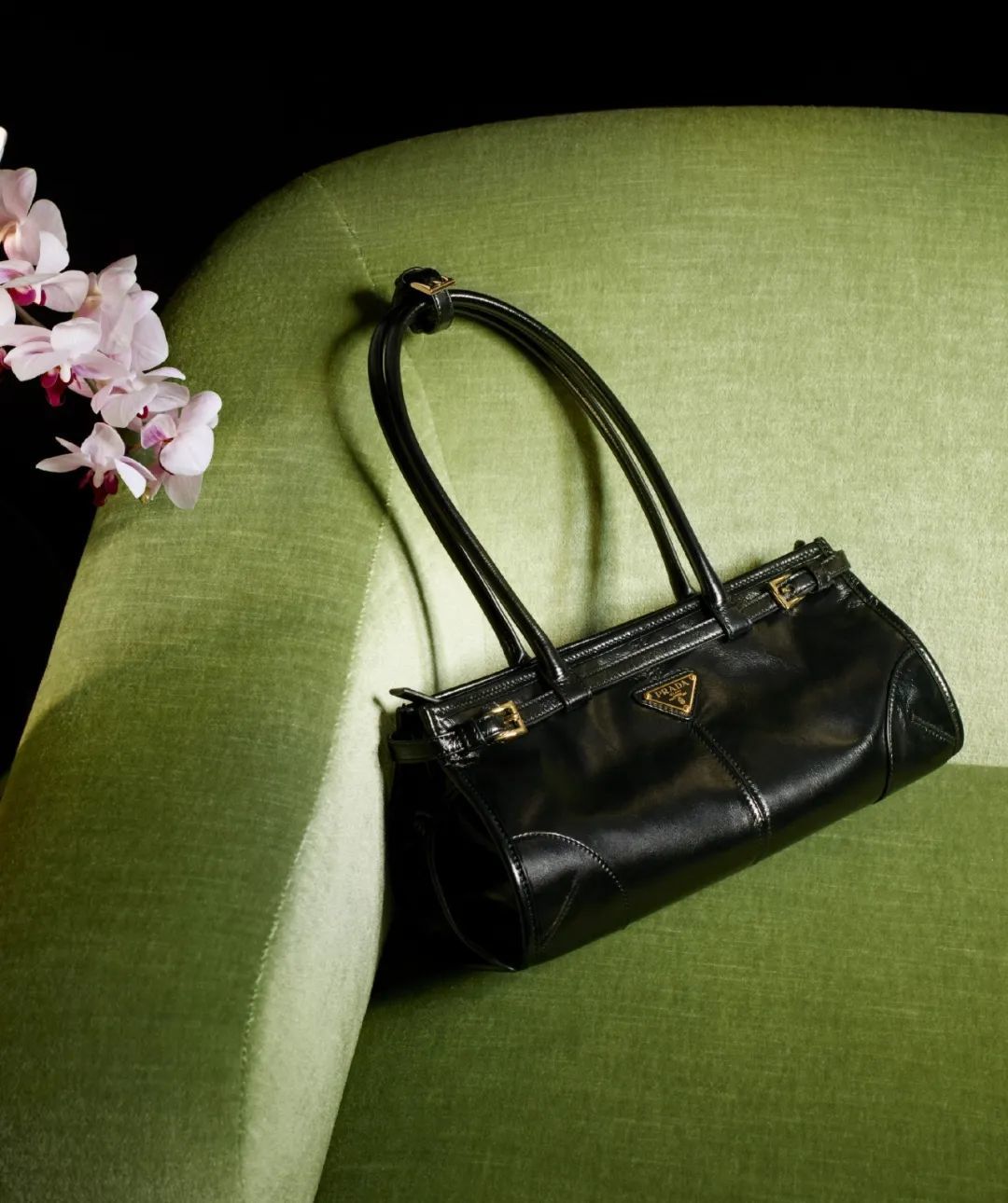 机场偶遇汤唯，背Burberry云淡风轻！为什么女精英都爱松弛感大包？__机场偶遇汤唯，背Burberry云淡风轻！为什么女精英都爱松弛感大包？