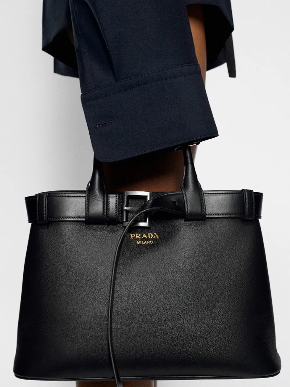 机场偶遇汤唯，背Burberry云淡风轻！为什么女精英都爱松弛感大包？_机场偶遇汤唯，背Burberry云淡风轻！为什么女精英都爱松弛感大包？_