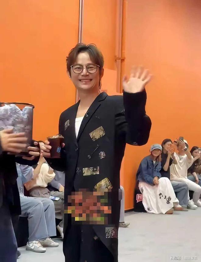 _何炅瘦脸_何炅脸上的伤