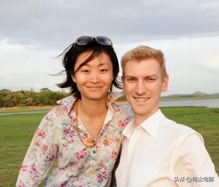 _母亲是敬一丹，父亲是亿万富翁，本可躺赢的她却选择了另一条路_母亲是敬一丹，父亲是亿万富翁，本可躺赢的她却选择了另一条路