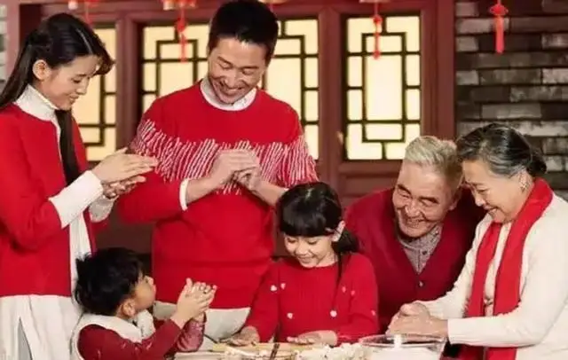 退休大妈有话说__大妈痛骂退休双轨制