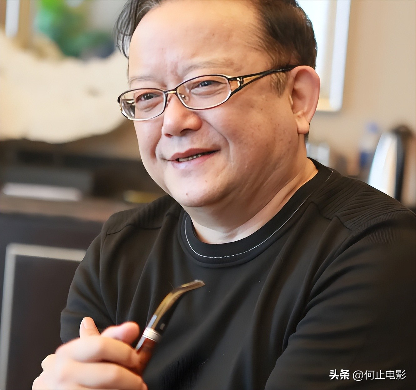 77 岁王刚的晚年:本以为有儿子能安度余生,如今却为养子操劳不停__77 岁王刚的晚年:本以为有儿子能安度余生,如今却为养子操劳不停