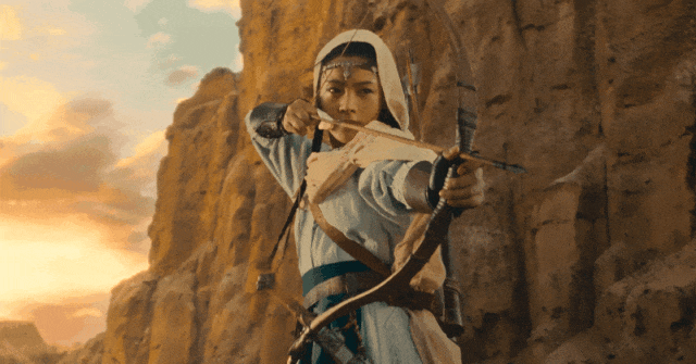 _吴京演的反派电影_百度李连杰背对背拥抱