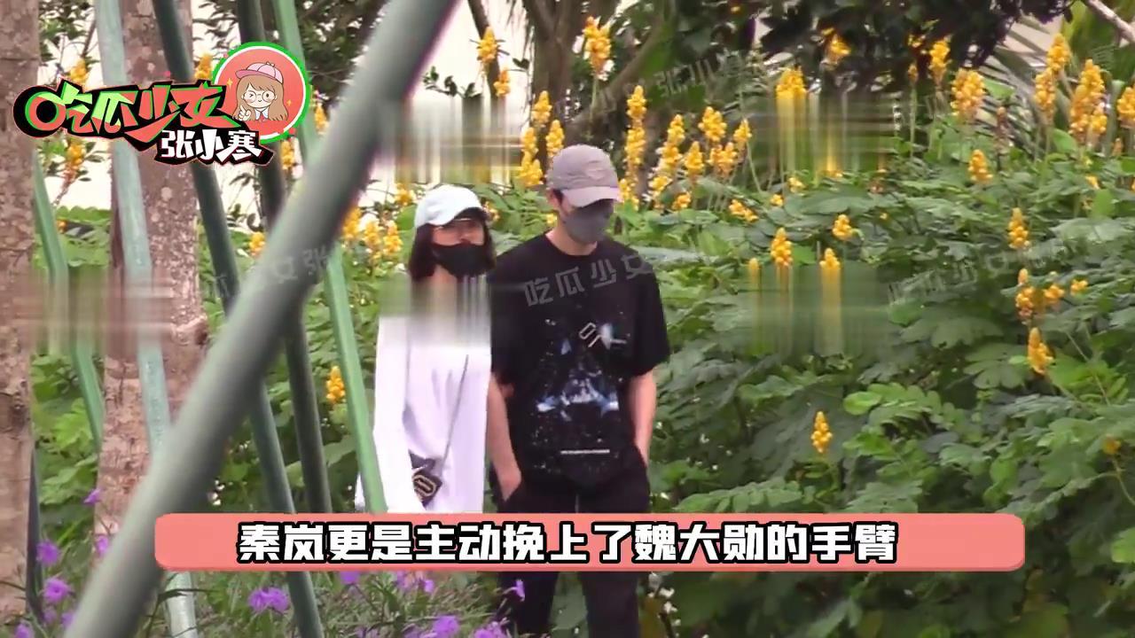 _没分手？魏大勋乘坐秦岚座驾夜宿女友香闺，开密码锁驾轻就熟_没分手？魏大勋乘坐秦岚座驾夜宿女友香闺，开密码锁驾轻就熟