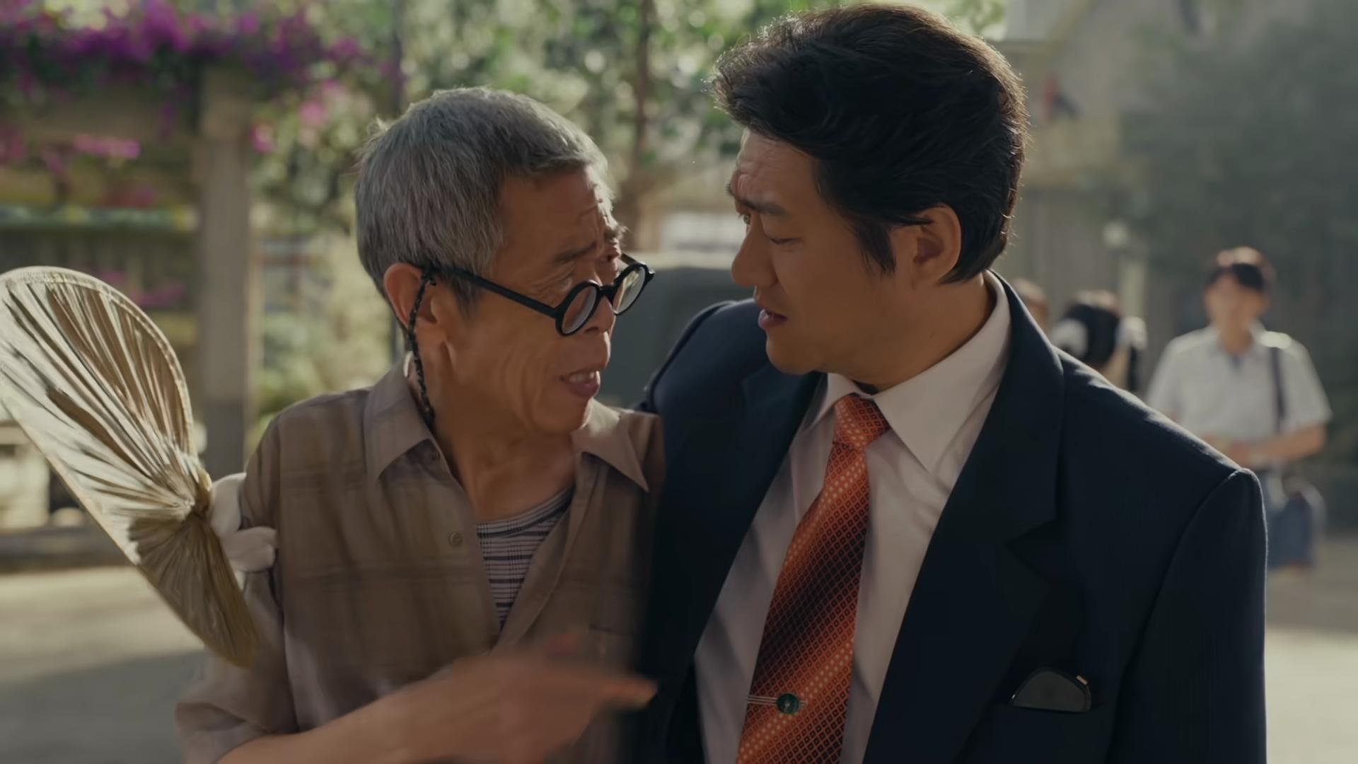 央视年代剧《小城大事》开播！看完4集，我断言：这剧要火向全国__央视年代剧《小城大事》开播！看完4集，我断言：这剧要火向全国