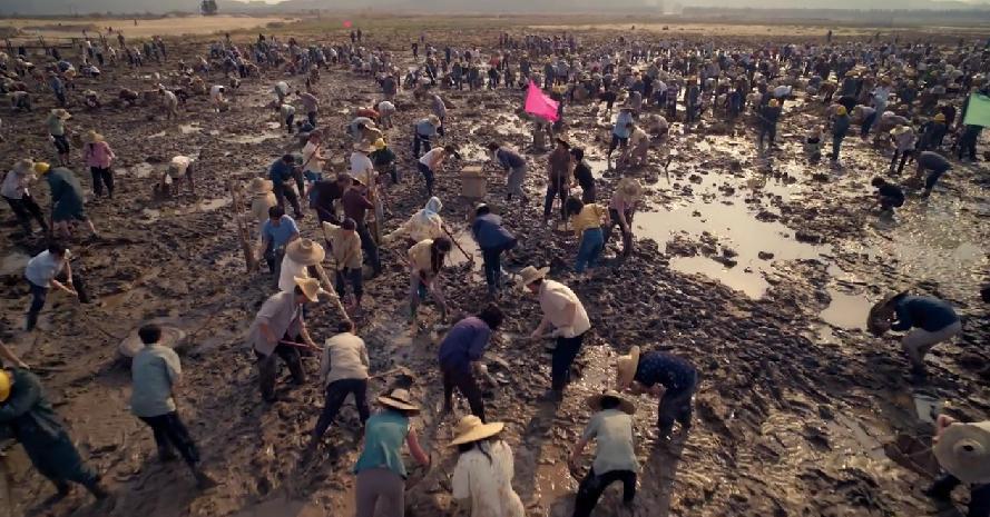 _央视年代剧《小城大事》开播！看完4集，我断言：这剧要火向全国_央视年代剧《小城大事》开播！看完4集，我断言：这剧要火向全国