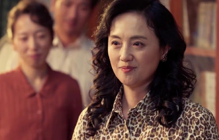 央视年代剧《小城大事》开播！看完4集，我断言：这剧要火向全国__央视年代剧《小城大事》开播！看完4集，我断言：这剧要火向全国