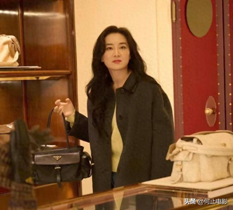 贾玲剧透春晚被制止__今年春晚和贾玲一起的女的