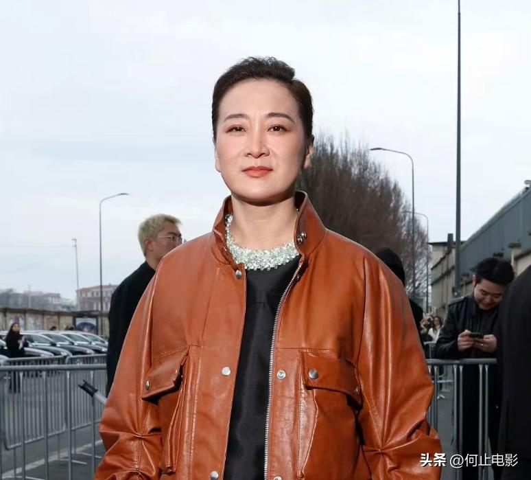 今年春晚和贾玲一起的女的__贾玲剧透春晚被制止