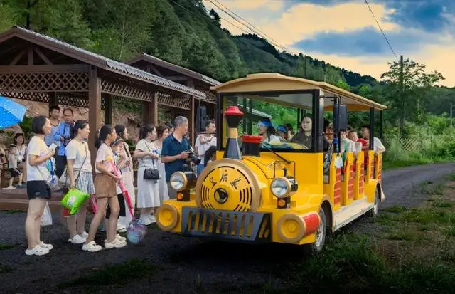 2017年河南省中考作文_泰盛集团与山鹰国际关系_