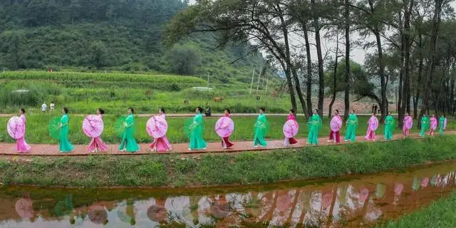 _2017年河南省中考作文_泰盛集团与山鹰国际关系