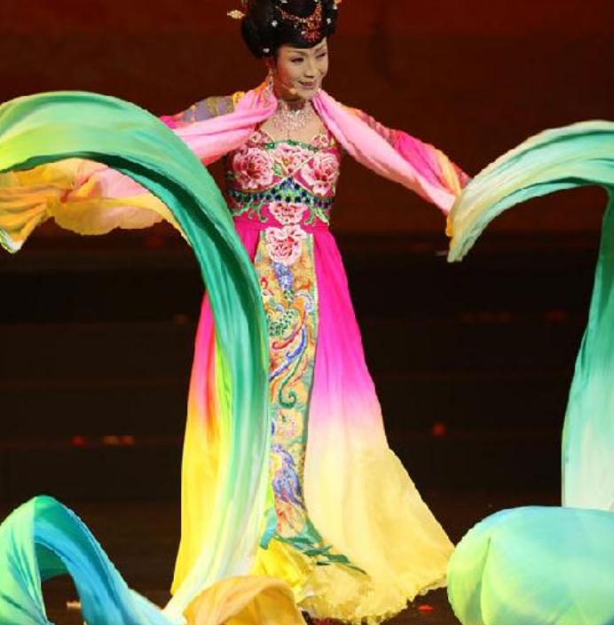 一把好牌打得稀烂！47岁“跳梁小丑”李玉刚，口碑彻底反转了？_一把好牌打得稀烂！47岁“跳梁小丑”李玉刚，口碑彻底反转了？_