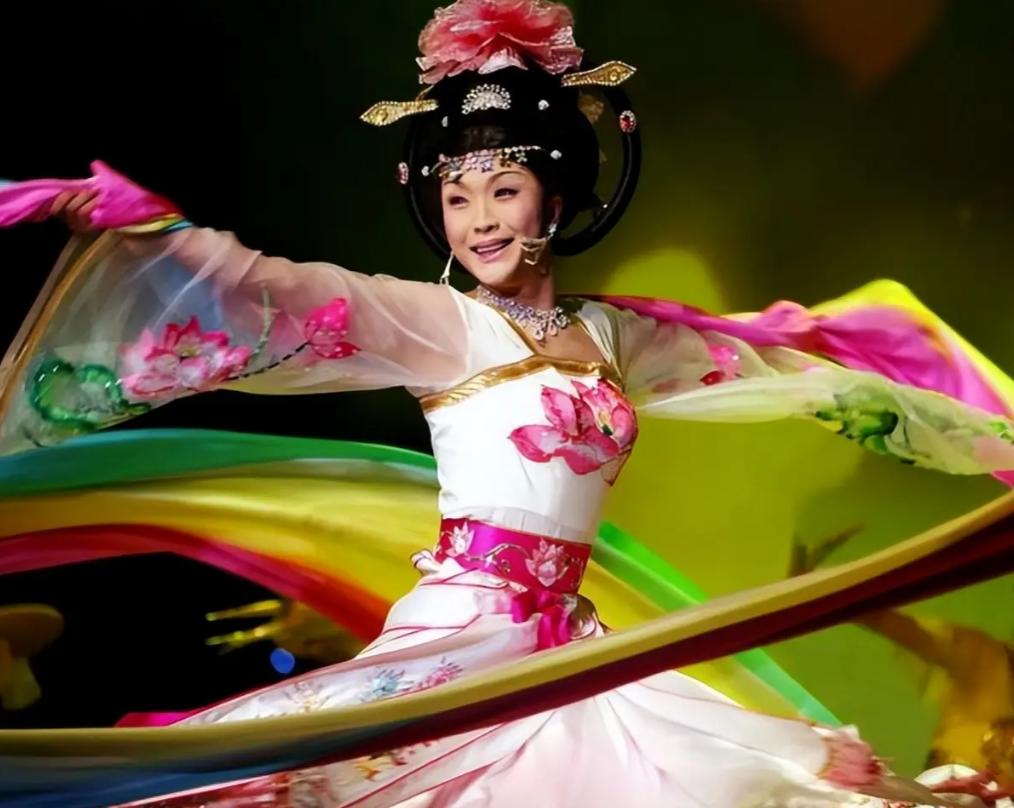 一把好牌打得稀烂！47岁“跳梁小丑”李玉刚，口碑彻底反转了？__一把好牌打得稀烂！47岁“跳梁小丑”李玉刚，口碑彻底反转了？