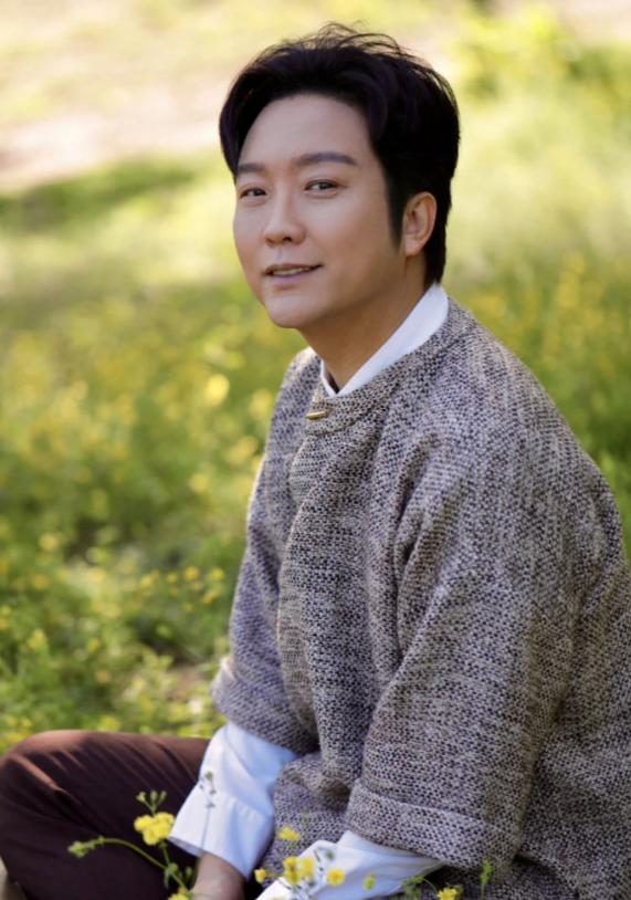 一把好牌打得稀烂！47岁“跳梁小丑”李玉刚，口碑彻底反转了？_一把好牌打得稀烂！47岁“跳梁小丑”李玉刚，口碑彻底反转了？_