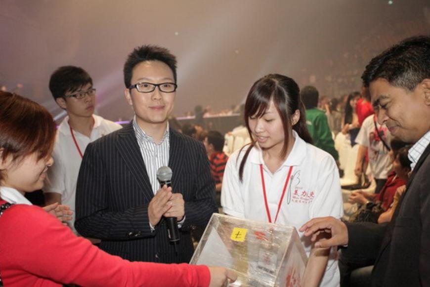 一把好牌打得稀烂！47岁“跳梁小丑”李玉刚，口碑彻底反转了？_一把好牌打得稀烂！47岁“跳梁小丑”李玉刚，口碑彻底反转了？_