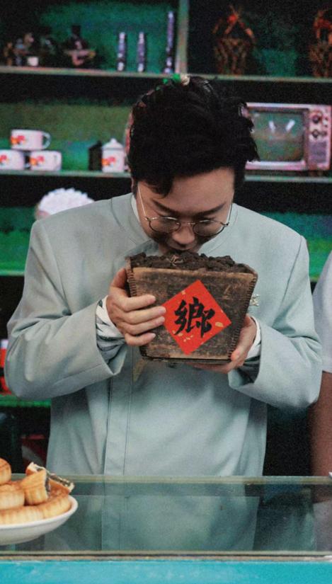 _一把好牌打得稀烂！47岁“跳梁小丑”李玉刚，口碑彻底反转了？_一把好牌打得稀烂！47岁“跳梁小丑”李玉刚，口碑彻底反转了？