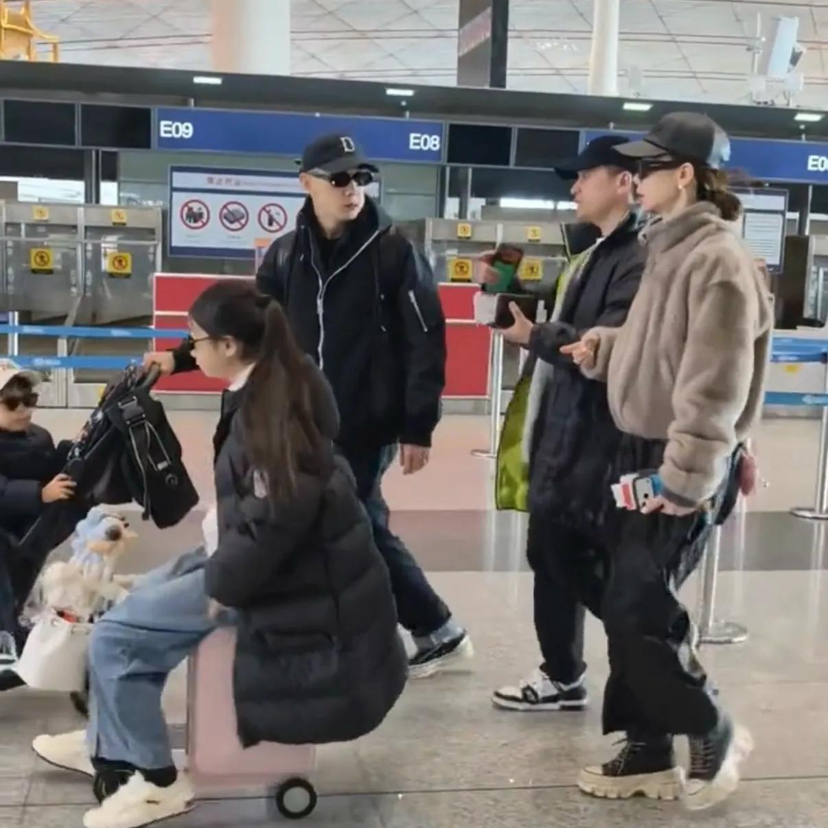 _奥迪q2l空调滤芯怎样拆卸_k歌删了对方能看到吗