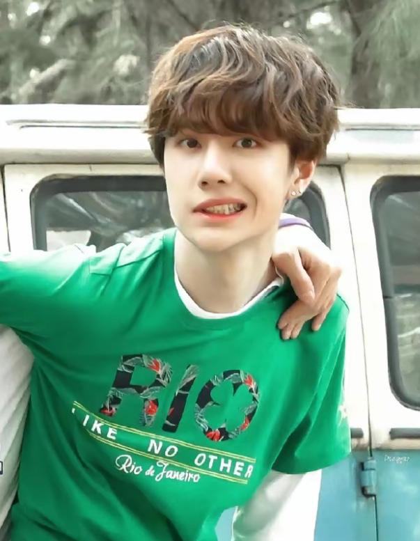 _胡歌床技_胡歌和王一博