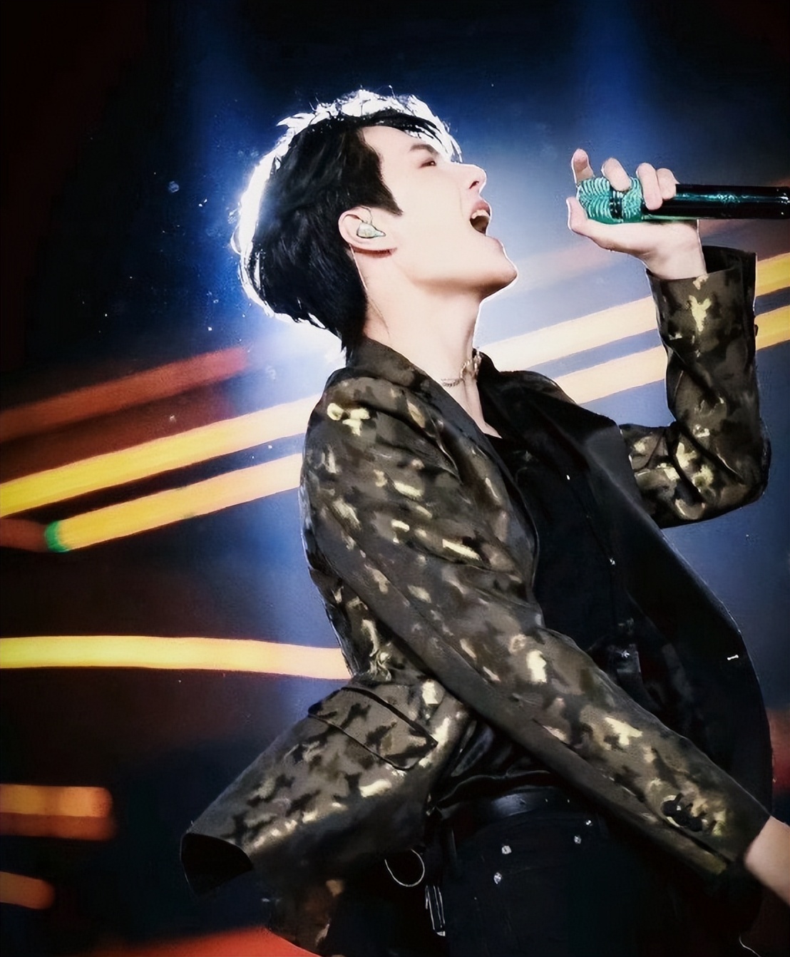 _胡歌和王一博_胡歌床技