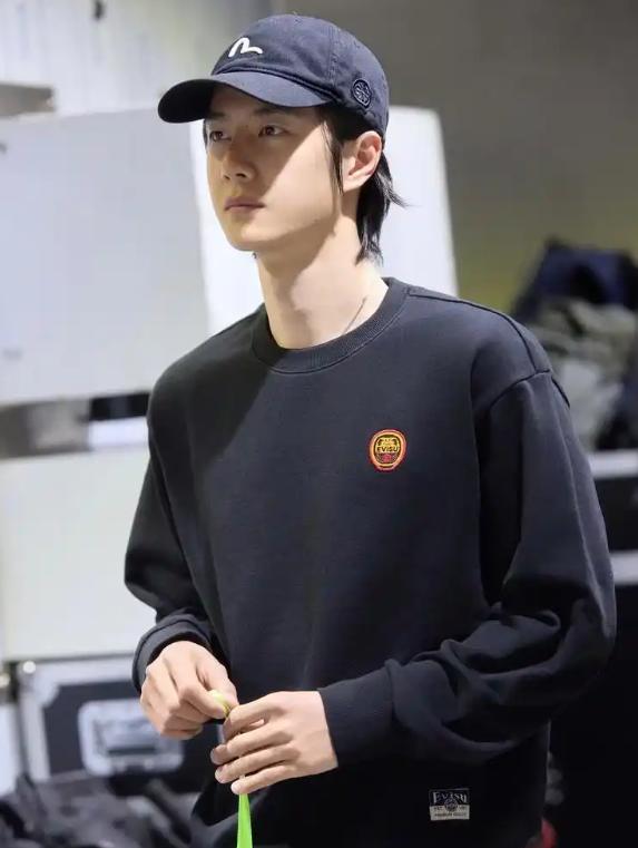 胡歌床技_胡歌和王一博_