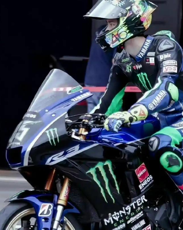 胡歌和王一博__胡歌床技