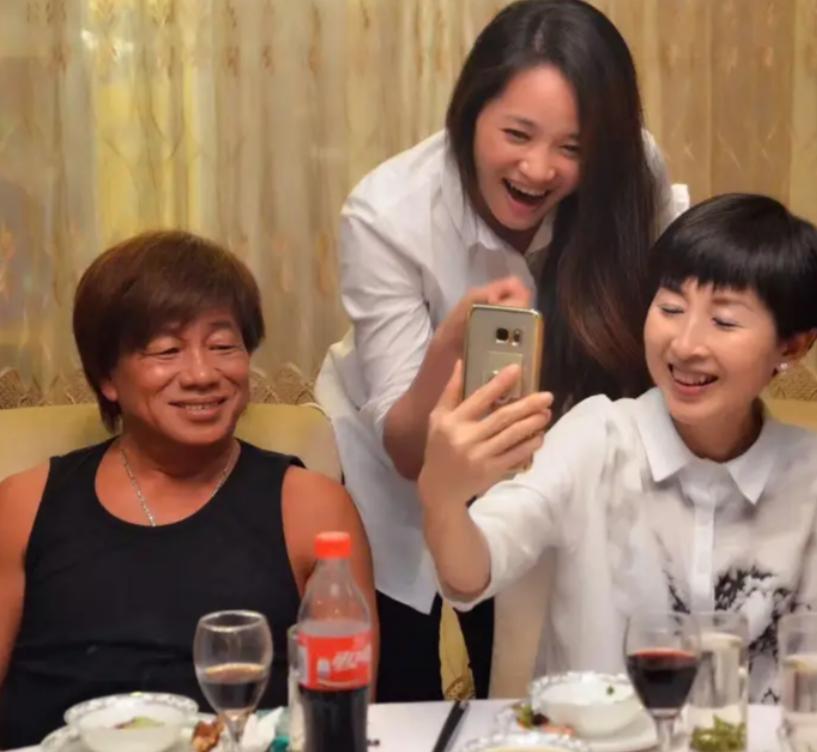 梁小龙之后再无陈真！因爱国被封杀20年，发妻被泼硫酸毁容__梁小龙之后再无陈真！因爱国被封杀20年，发妻被泼硫酸毁容