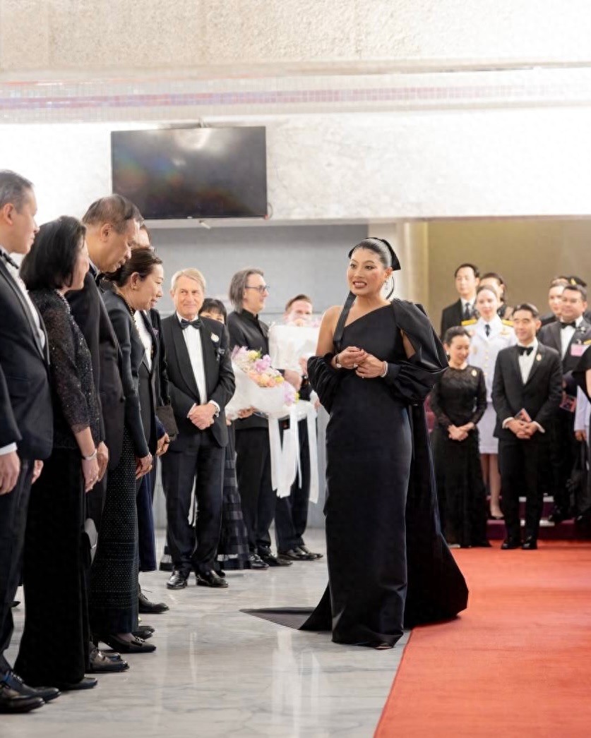 _泰国公主服饰_四十岁穿蕾丝裙