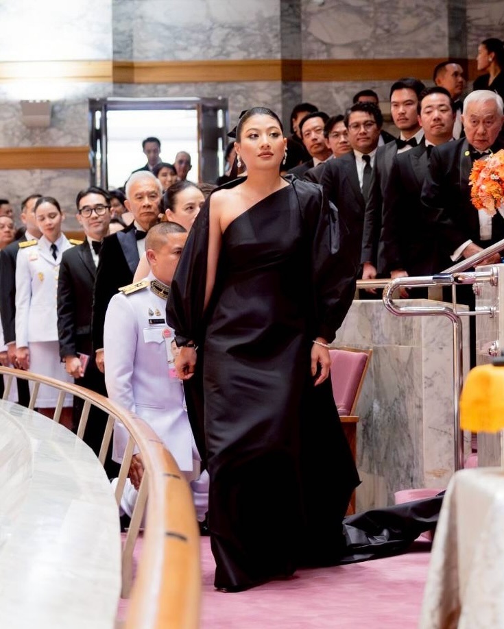 泰国公主服饰_四十岁穿蕾丝裙_