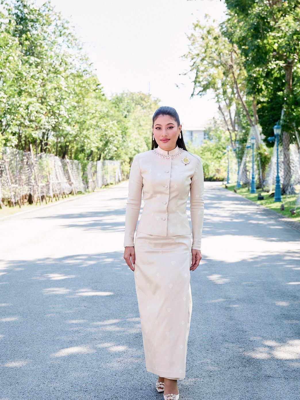 _泰国公主服饰_四十岁穿蕾丝裙