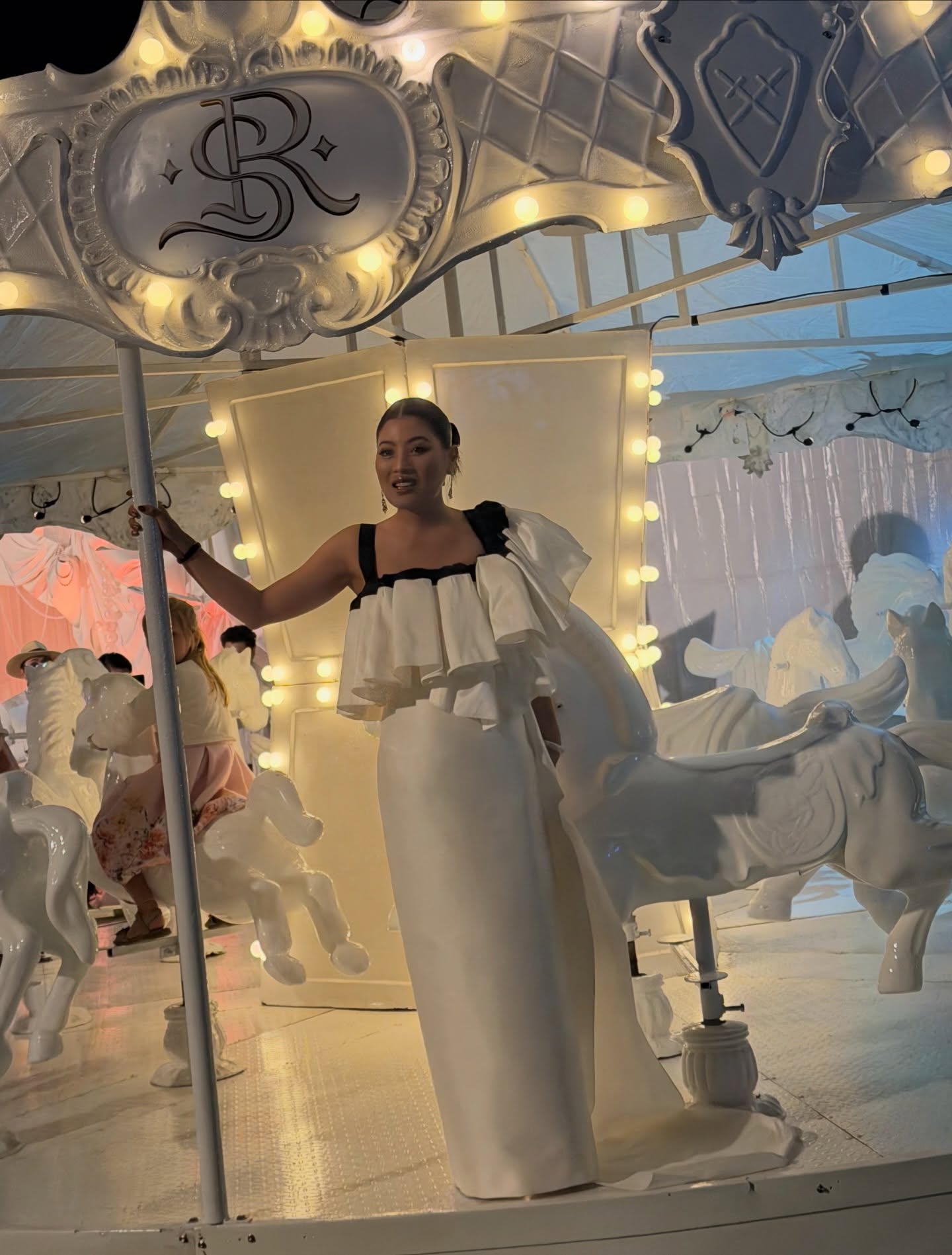 _泰国公主服饰_四十岁穿蕾丝裙