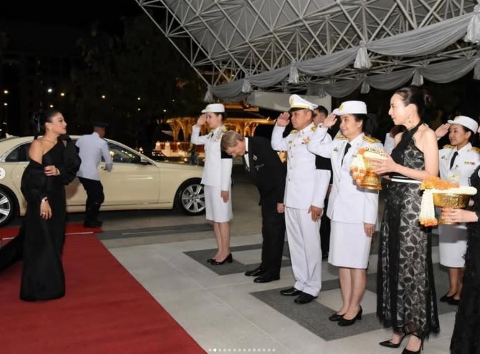 四十岁穿蕾丝裙_泰国公主服饰_