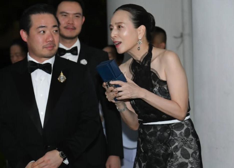 _四十岁穿蕾丝裙_泰国公主服饰