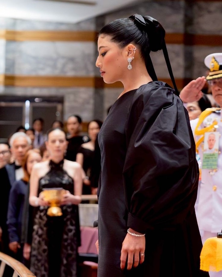 四十岁穿蕾丝裙_泰国公主服饰_