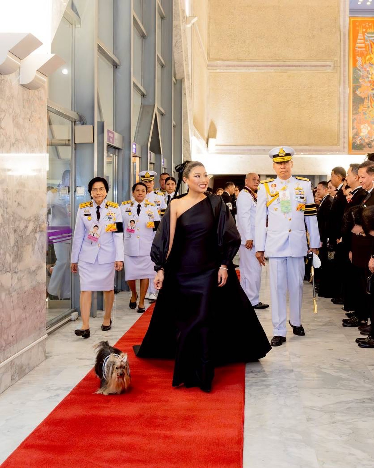 泰国公主服饰__四十岁穿蕾丝裙