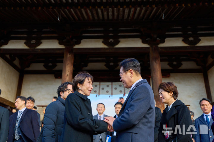 孙红雷x张艺兴文_卧室28平方大不大_