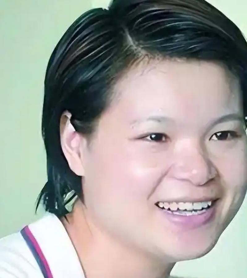 她是奥运冠军，399万高价卖掉金牌，辞去公职全家移民 41岁成胸模_她是奥运冠军，399万高价卖掉金牌，辞去公职全家移民 41岁成胸模_