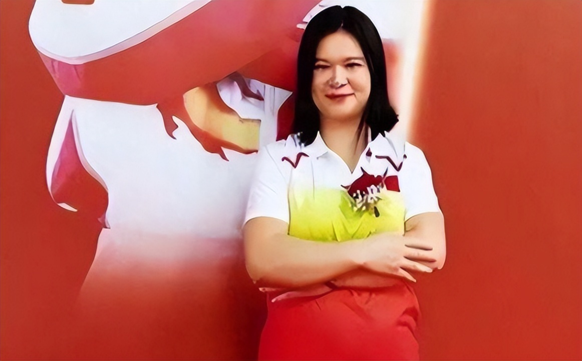 _她是奥运冠军，399万高价卖掉金牌，辞去公职全家移民 41岁成胸模_她是奥运冠军，399万高价卖掉金牌，辞去公职全家移民 41岁成胸模