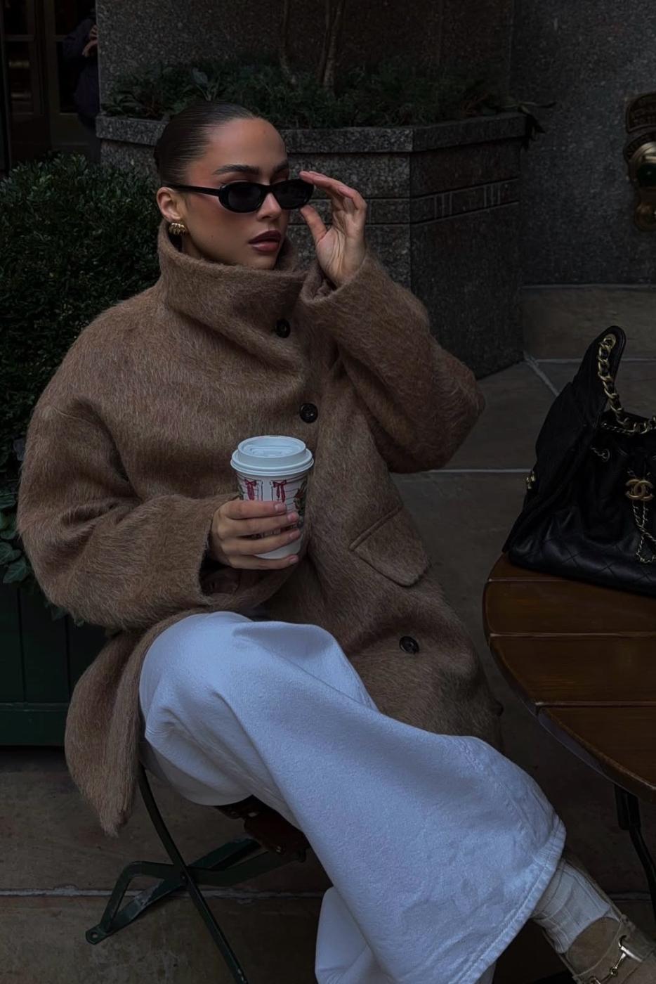 _这波自带“距离美学”的氛围穿搭赢很大_这波自带“距离美学”的氛围穿搭赢很大