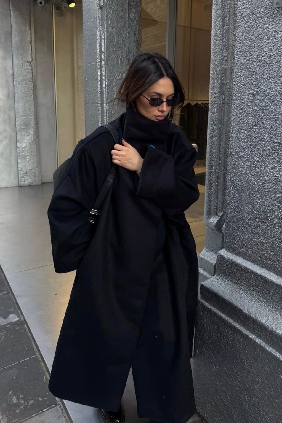 这波自带“距离美学”的氛围穿搭赢很大__这波自带“距离美学”的氛围穿搭赢很大