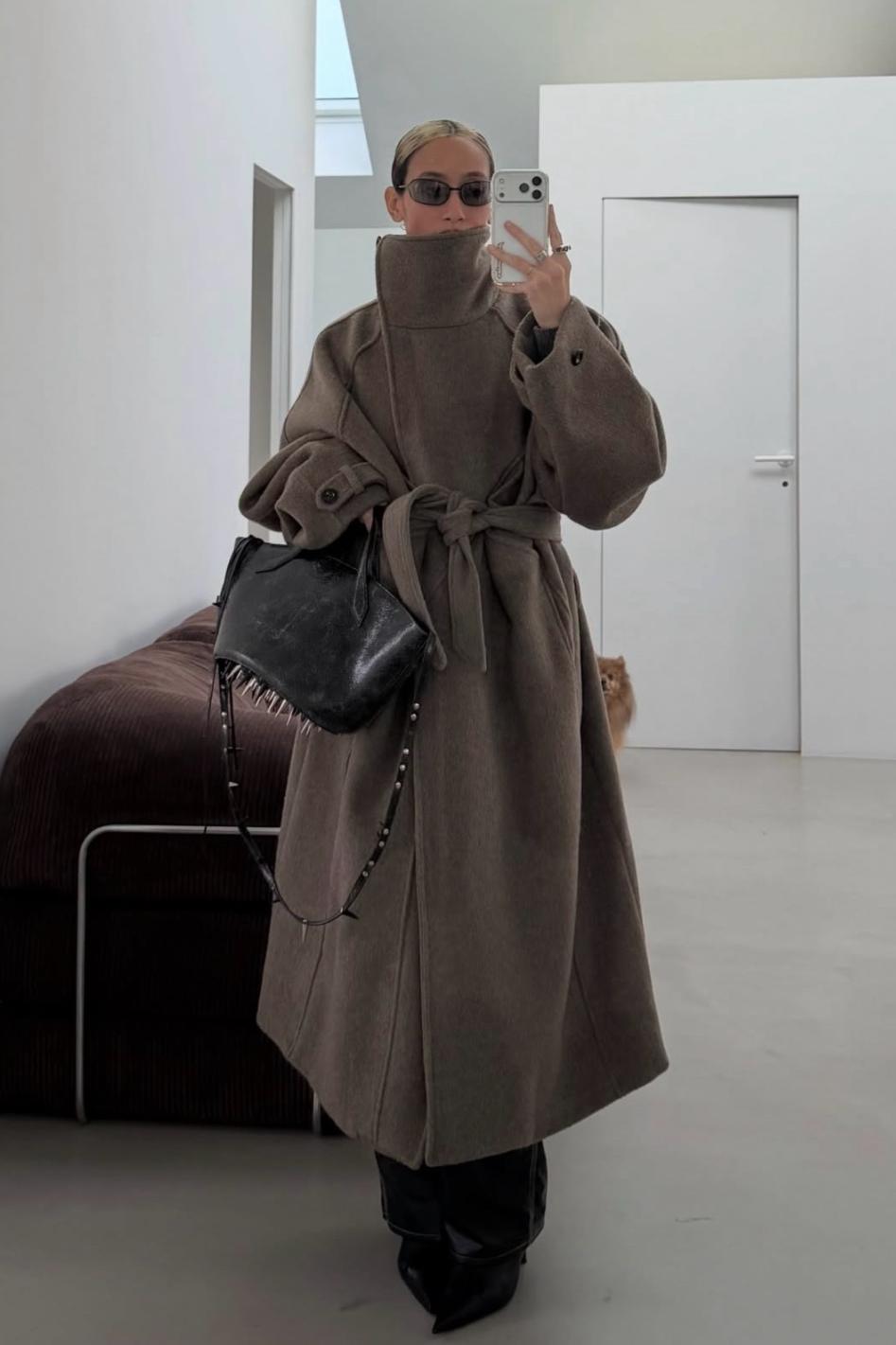 _这波自带“距离美学”的氛围穿搭赢很大_这波自带“距离美学”的氛围穿搭赢很大