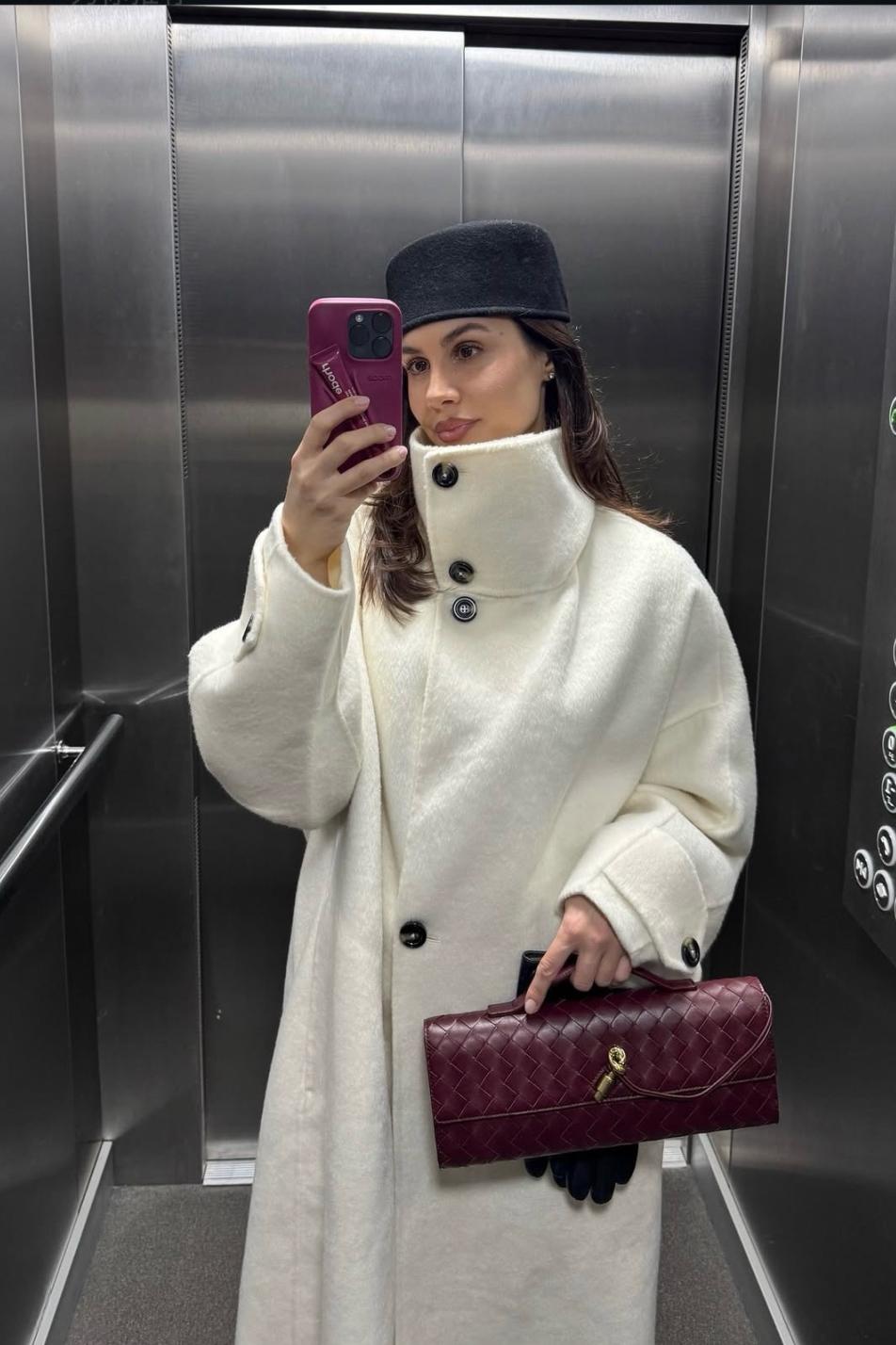 这波自带“距离美学”的氛围穿搭赢很大__这波自带“距离美学”的氛围穿搭赢很大