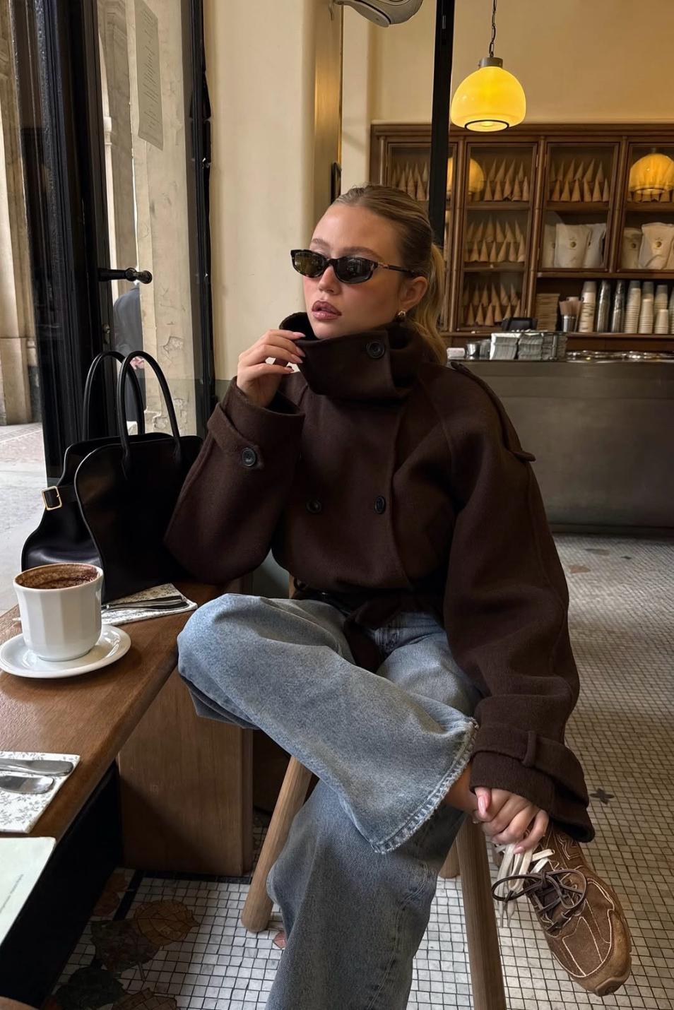 _这波自带“距离美学”的氛围穿搭赢很大_这波自带“距离美学”的氛围穿搭赢很大