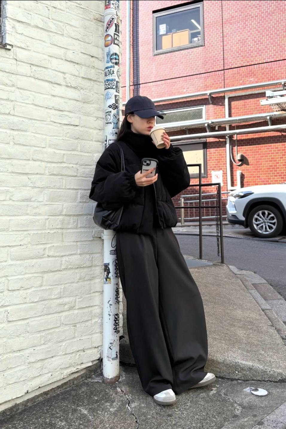 _这波自带“距离美学”的氛围穿搭赢很大_这波自带“距离美学”的氛围穿搭赢很大