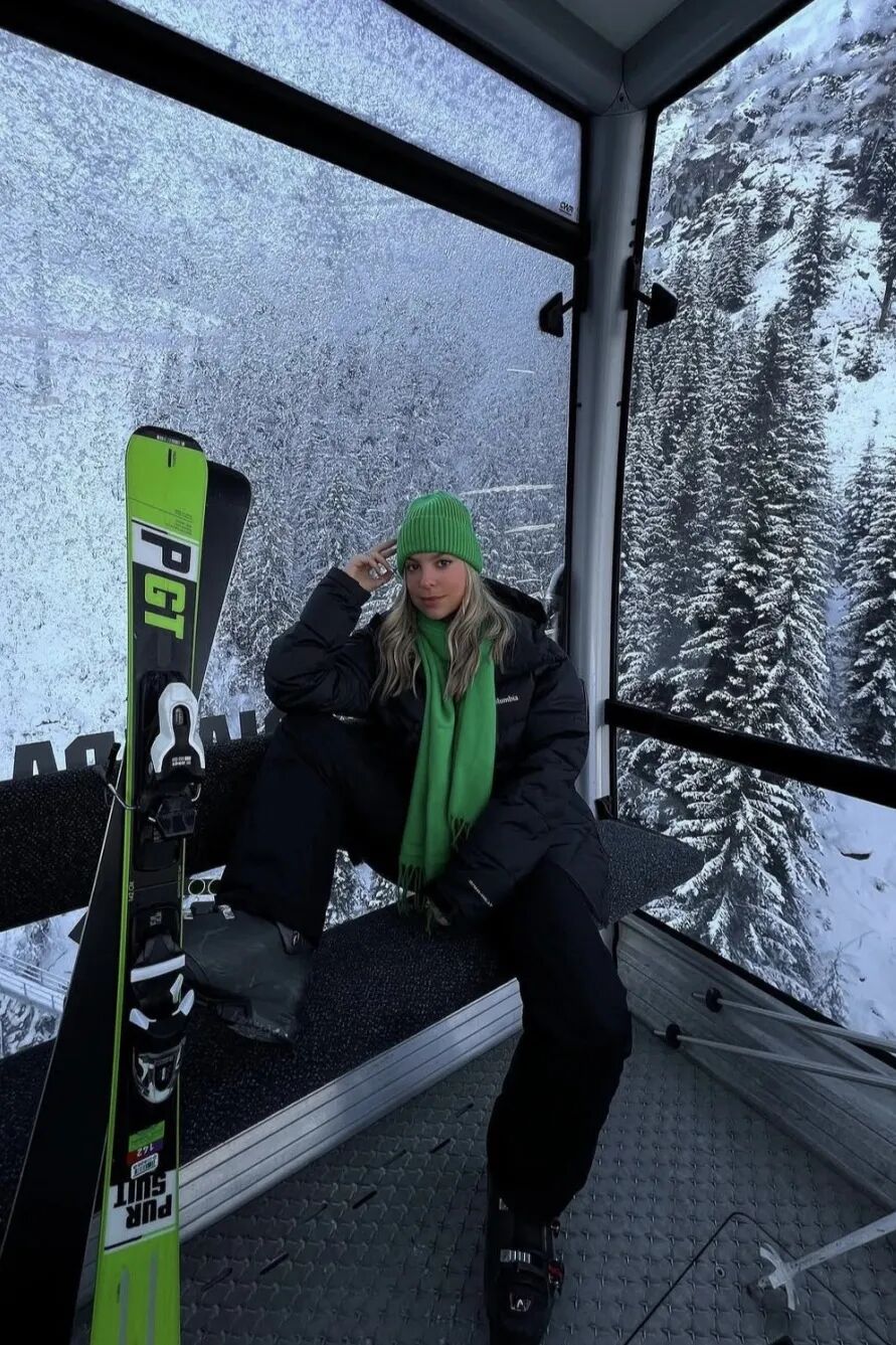 _这波自带“距离美学”的氛围穿搭赢很大_这波自带“距离美学”的氛围穿搭赢很大