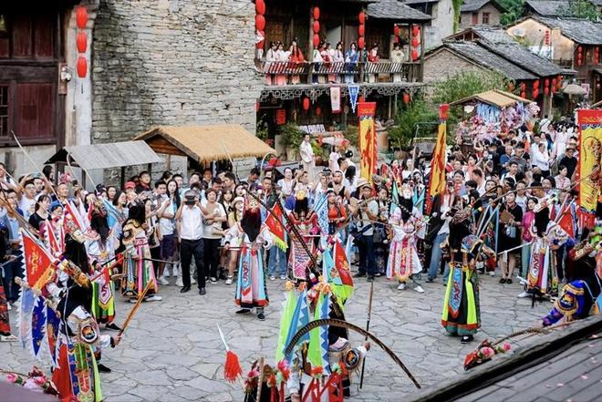 _向“轻”而行、“重”塑价值！贵旅集团助力打造世界级旅游目的地_向“轻”而行、“重”塑价值！贵旅集团助力打造世界级旅游目的地