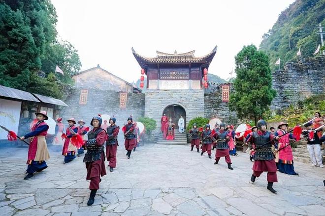 向“轻”而行、“重”塑价值！贵旅集团助力打造世界级旅游目的地__向“轻”而行、“重”塑价值！贵旅集团助力打造世界级旅游目的地