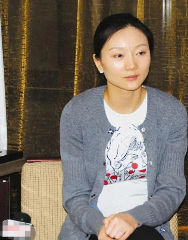 陈婷也没想到，和张艺谋结婚15年，他依旧摔断腿的她念念不忘