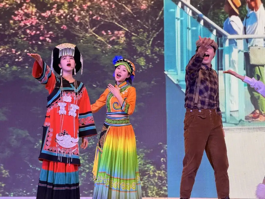 享山水阳光、品多彩民俗，百家旅行商走进攀西深化合作__享山水阳光、品多彩民俗，百家旅行商走进攀西深化合作